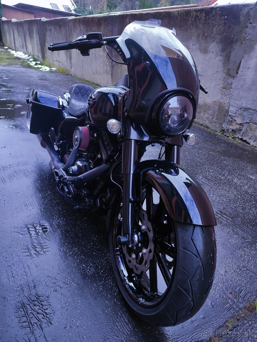 HARLEY DAVIDSON ROAD KING FLHR CUSTOM SPECIAL - 9