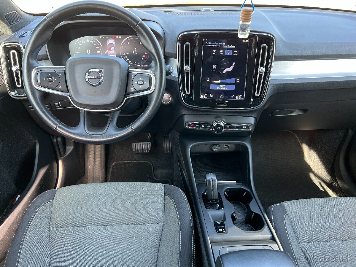 Volvo XC40 D3 Momentum A/T -- 2020 - - 9