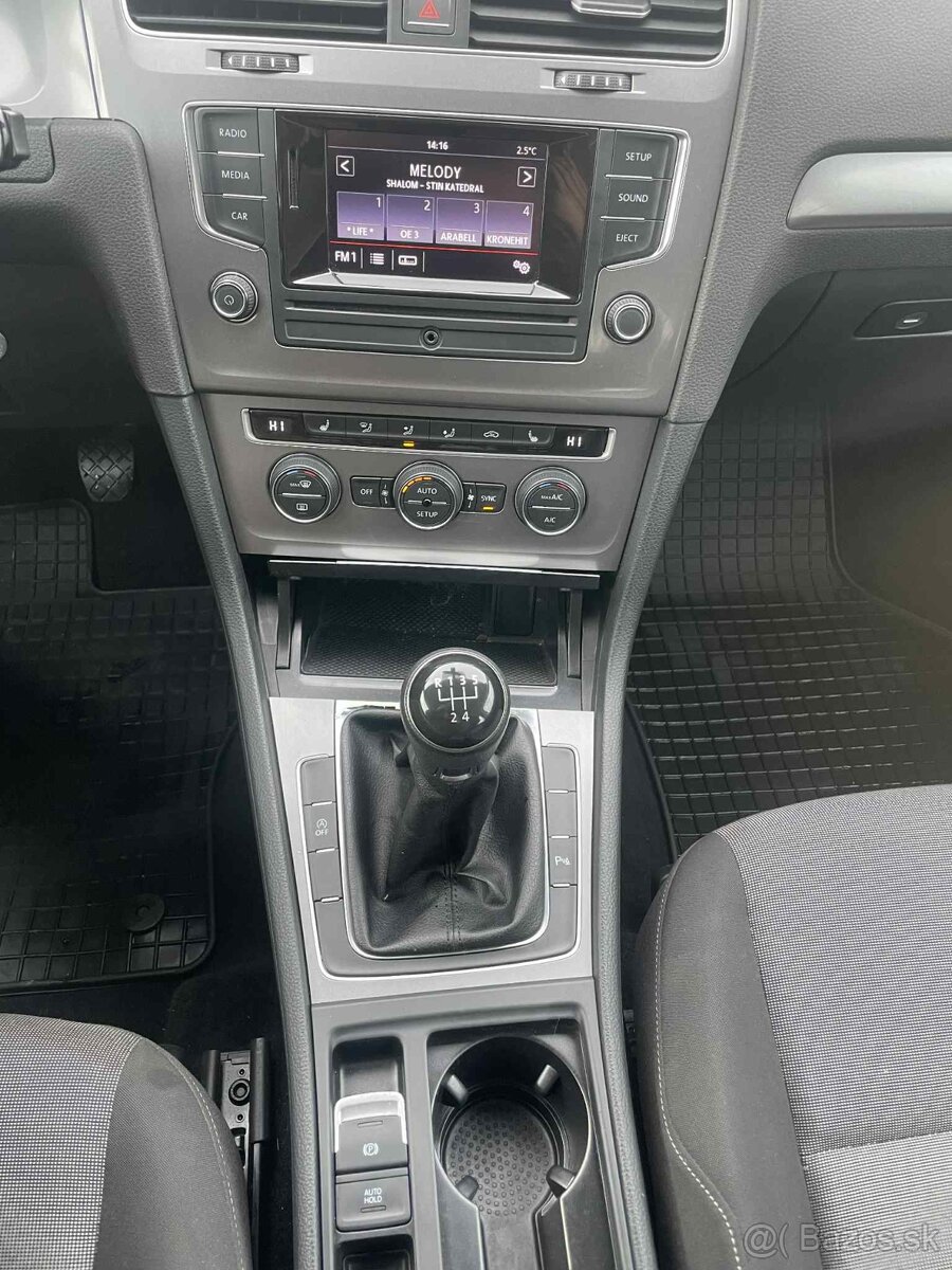 Volkswagen Golf 1.2 TSI 85k Comfortline - 9