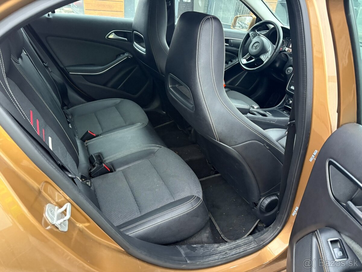 Mercedes Trieda A - 9