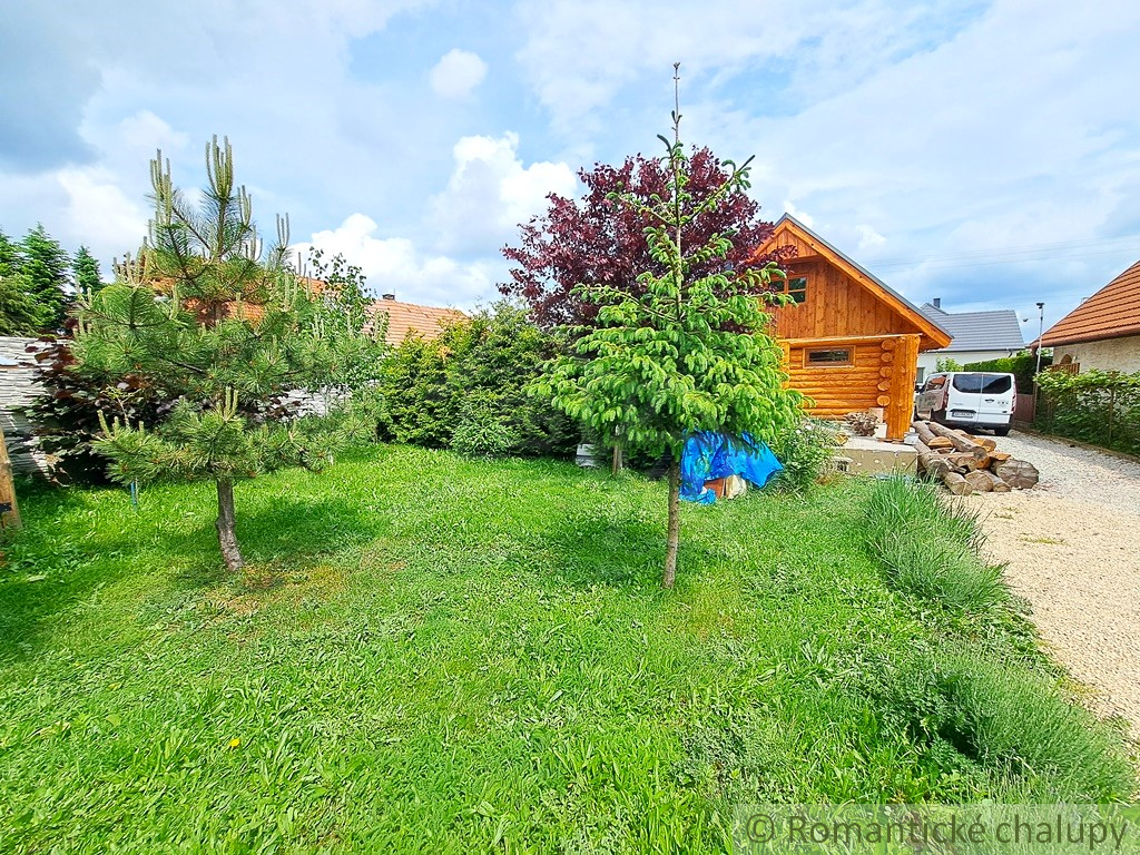 Zrubový domček v tichej časti obce Lehota vhodný na rekreá - 9