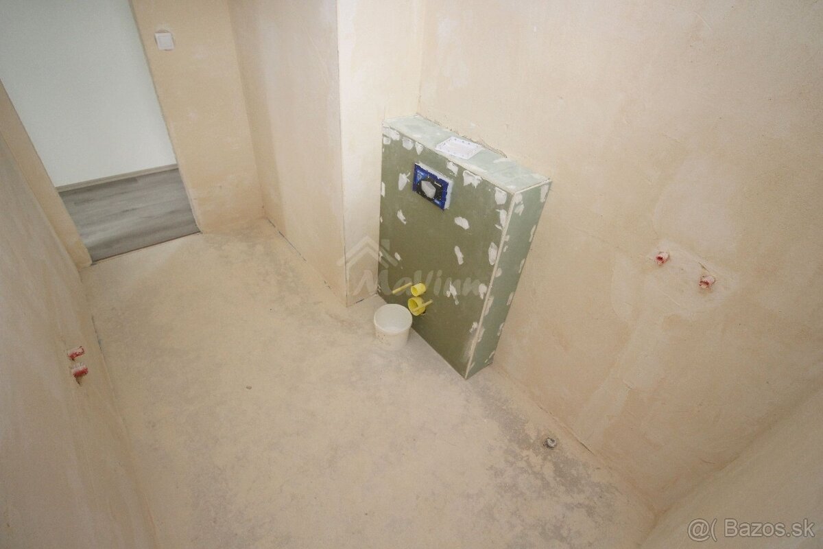 NOVOSTAVBA dokončená v obci Šišov poz.700m2 - 9