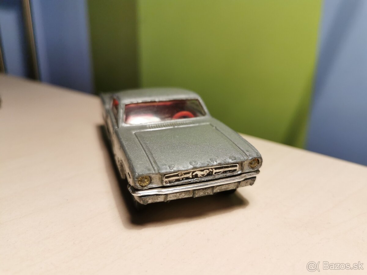 Corgi toys Ford Mustang - 9