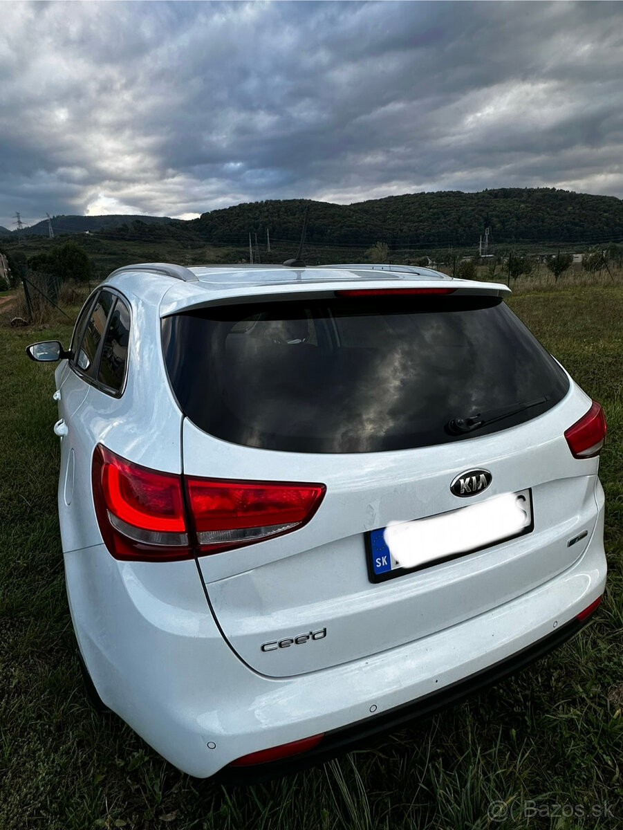 Kia Ceed SW 1.6 benzín manuál - 9