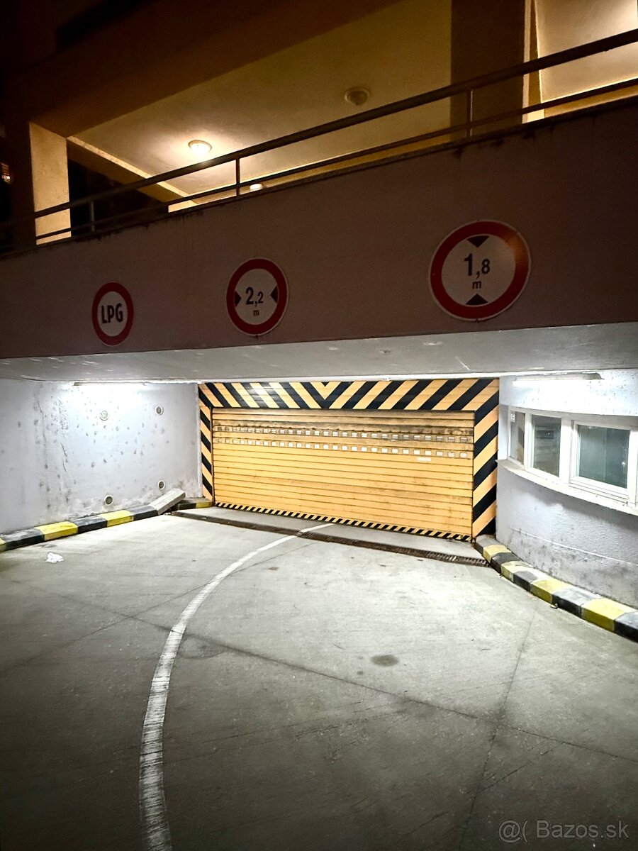 Predam samostatne uzatvaratelnu garaz - Ruzinov - 9