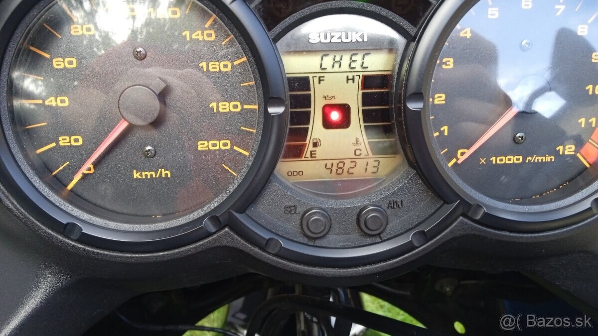 Suzuki DL650 Vstrom - 9