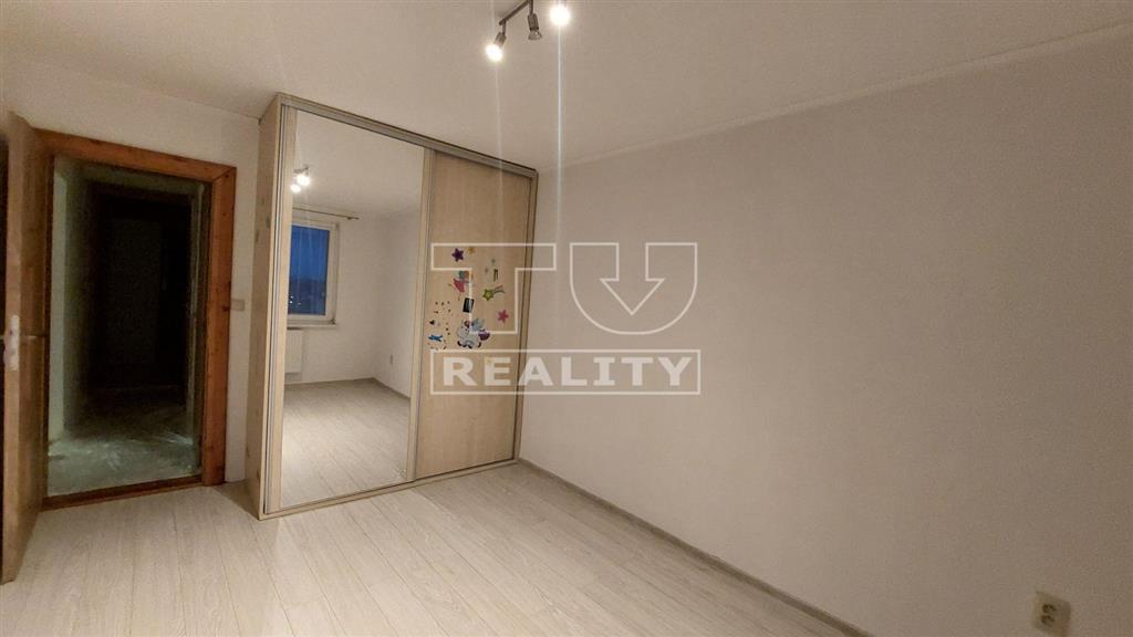 Neštandartný 4-izbový byt v Partizánskom na predaj - 9