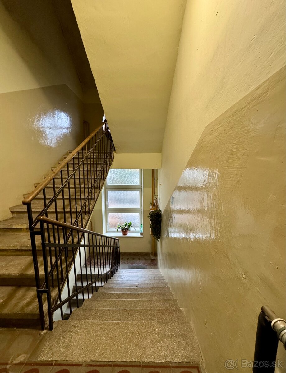 Exkluzívny 5-izbový meštiansky byt v centre Lučenca – 114 m² - 9