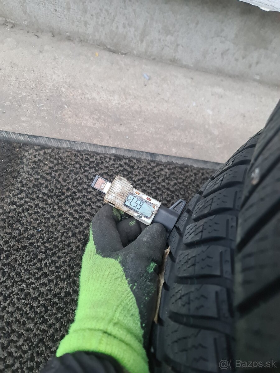 ZIMNE PNEU 245/40 R18 PIRELLI - 9