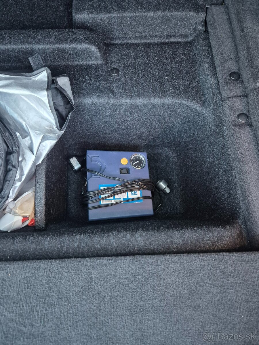 Predám BMW rad 3 Touring 320d A/T - 9