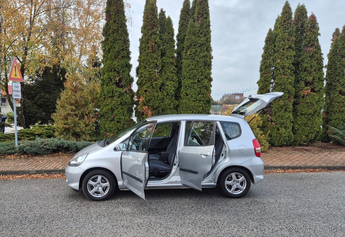 Honda Jazz 1.4 CVT automat benzín rv.2008 - 9