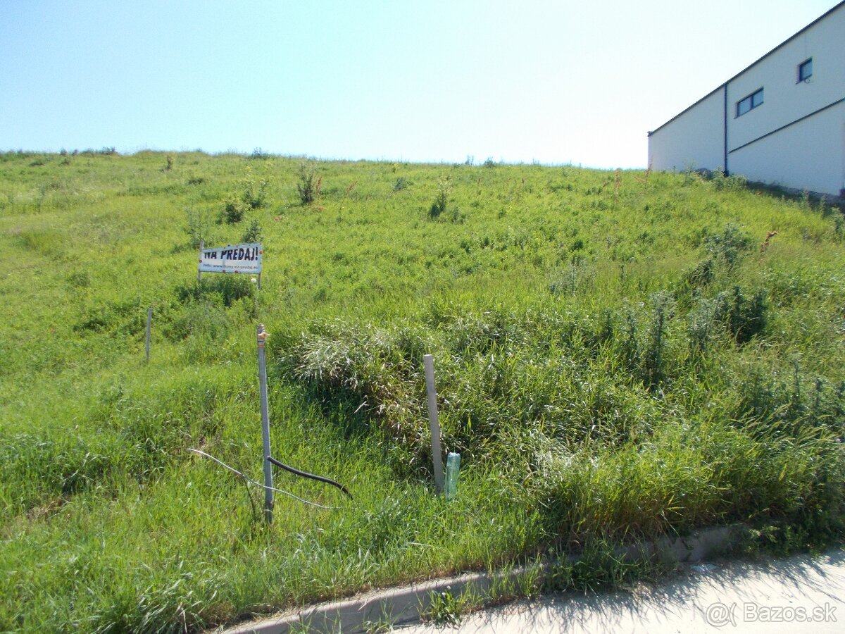 Zľavnené - Exkluzívny pozemok s výhľadom a štúdiou - Nitra - 9