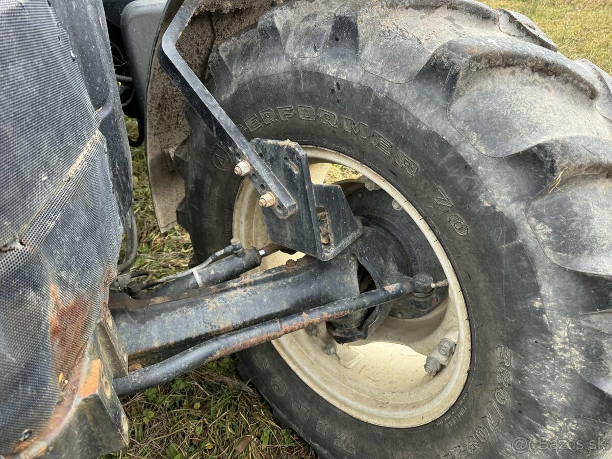 Predám traktor New Holland TL 100, 70kw, 2004 - 9