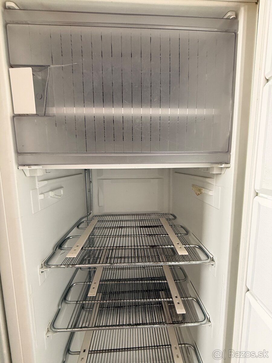 Predám staršiu funkčnú mrazničku - 9