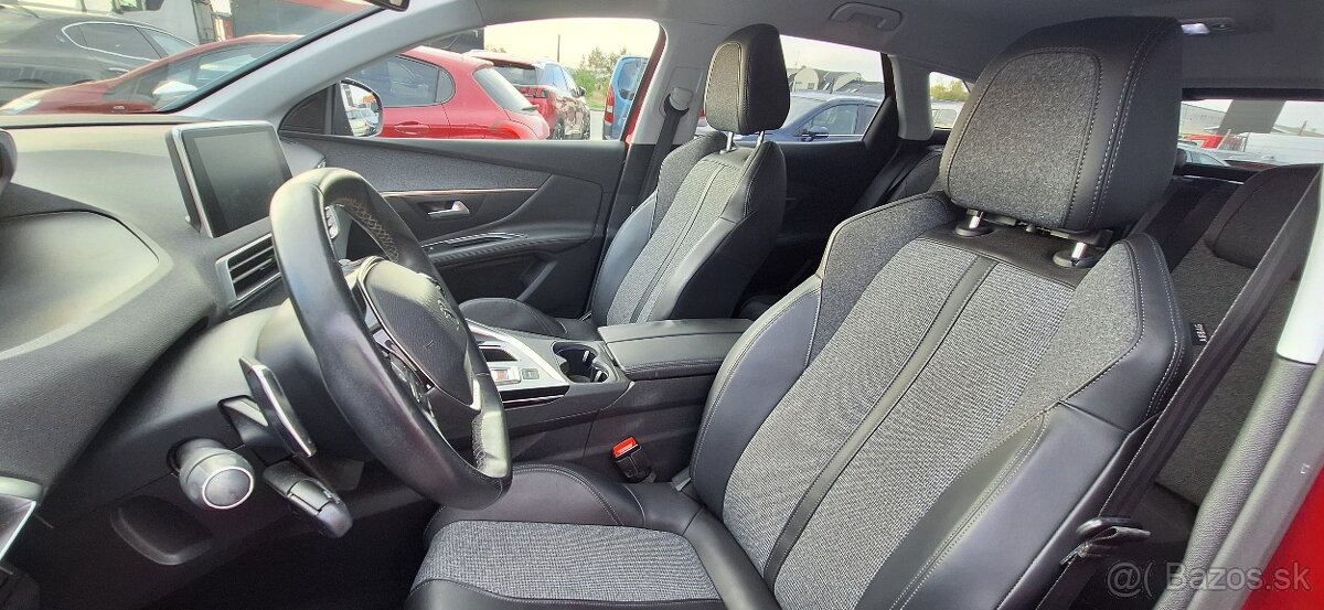 Peugeot 3008 ALLURE 1.2 PureTech 130k EAT6 - 9