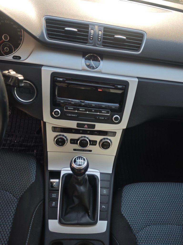 VOLKSWAGEN PASSAT 1.6 TDI B7 - 9