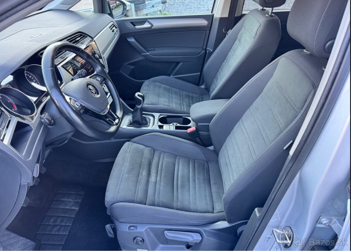 Volkswagen Touran 2.0 TDI Comfortline - 9