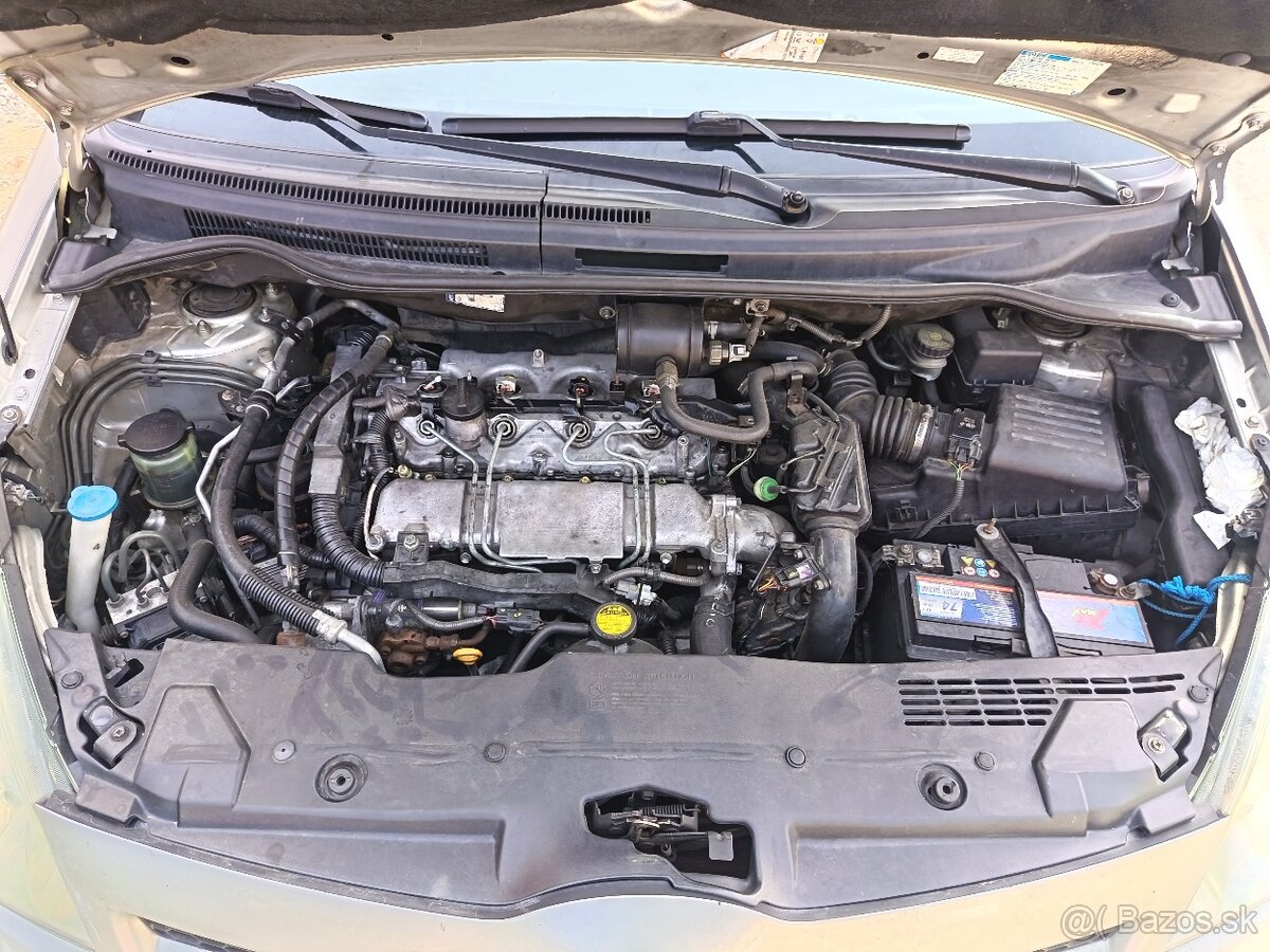 Toyota Corolla Verso 7miest D-4D - 9