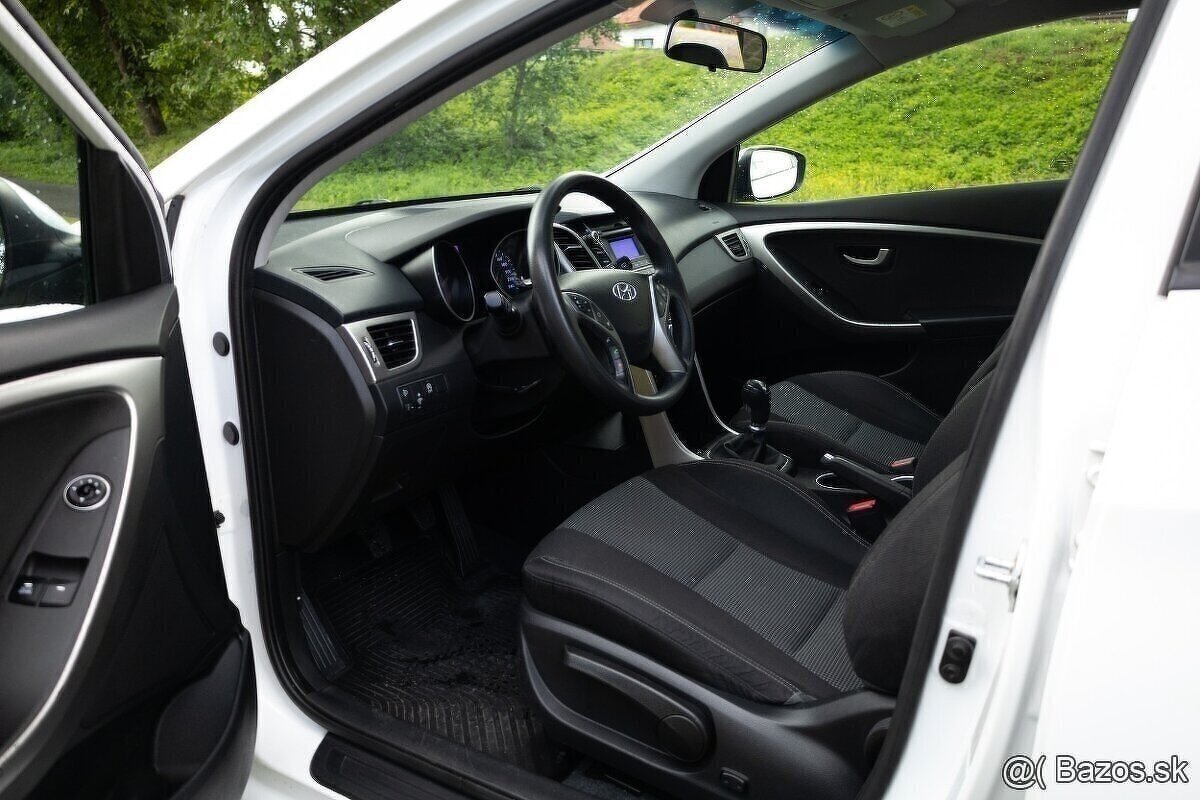 Hyundai i30 kombi - 9