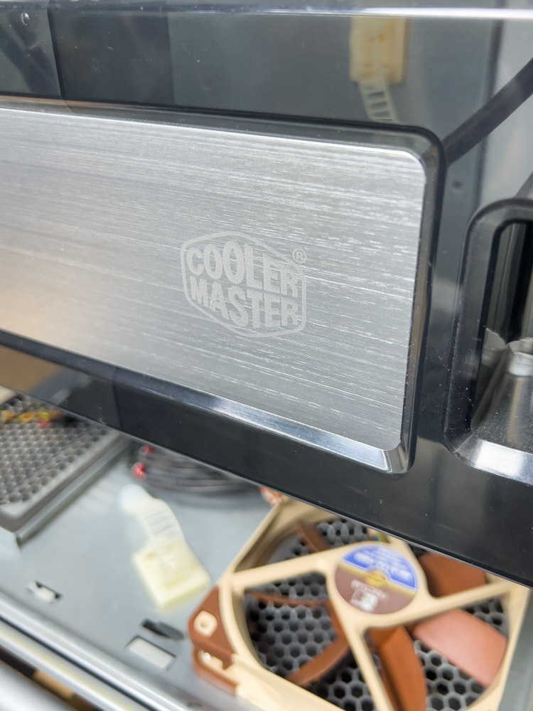 Cooler Master COSMO odhlučnená skriňa + 4 x NOCTUA - 9