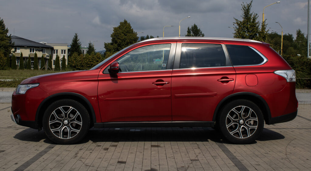 Predám MITSUBISHI OUTLANDER - 9