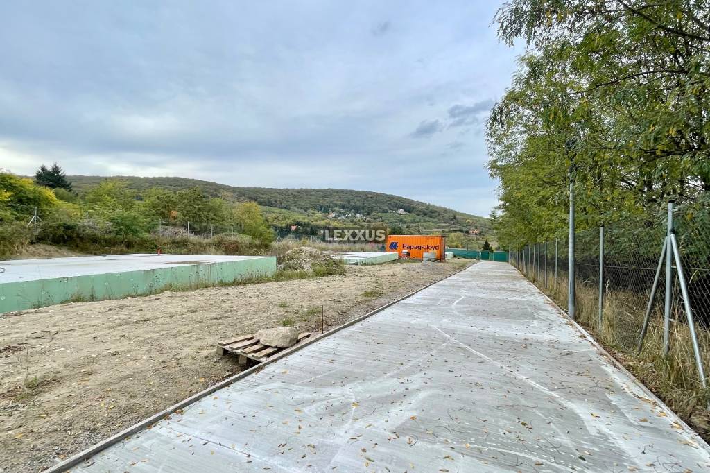 | stavebný pozemok,staveb.povolenie,BA III.,Nová Koziarka 52 - 9