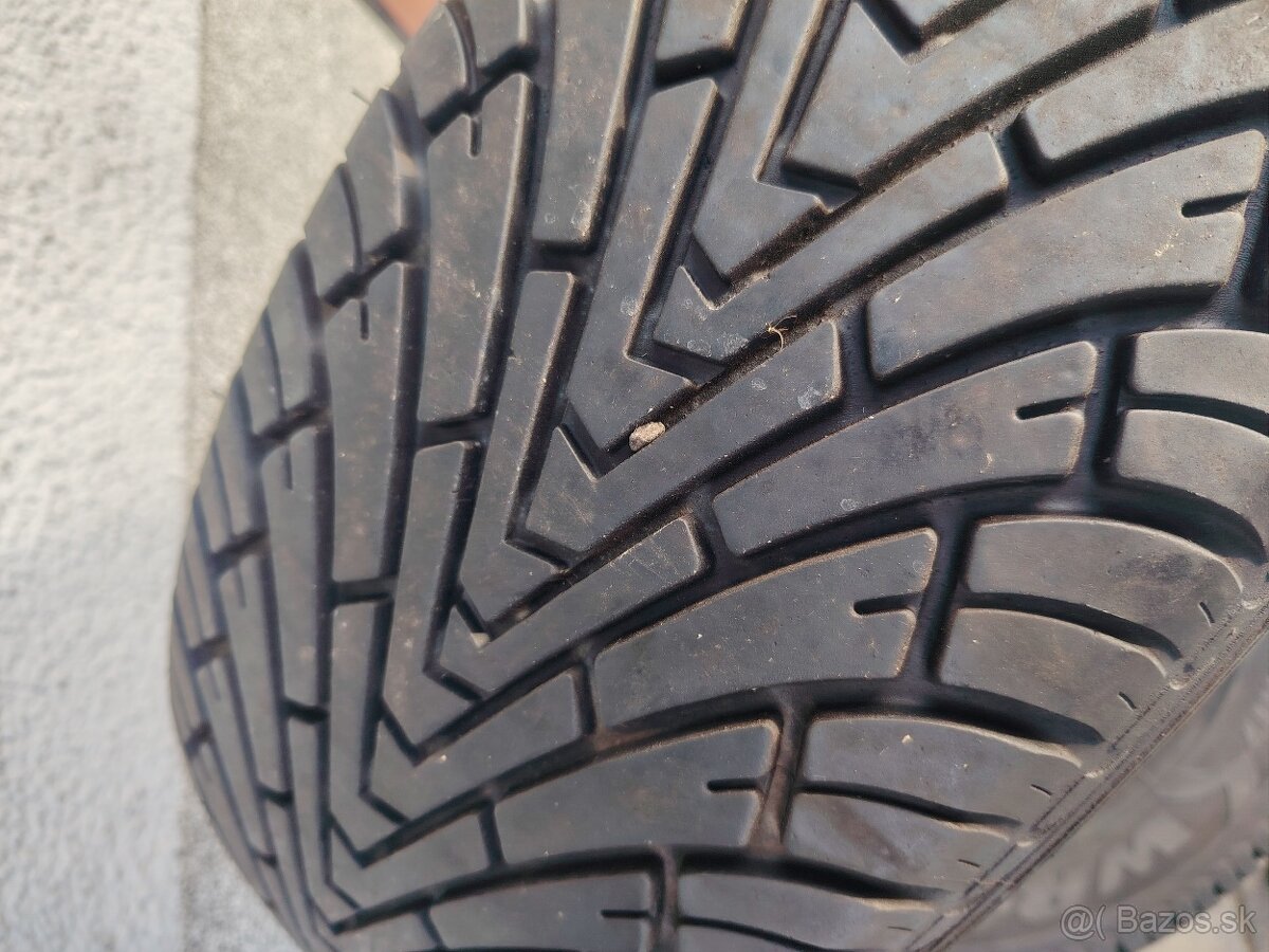 Predám pneu 235/65R17 letné - 9