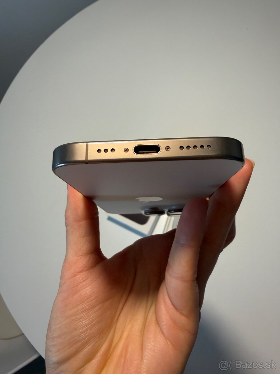 iPhone 16 Pro – Desert Titanium, 256 GB - 9