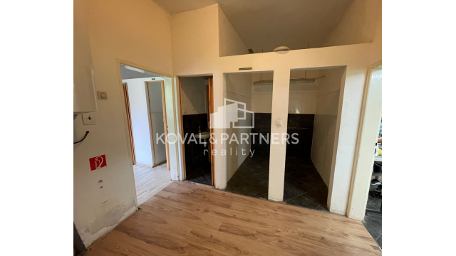 Predávame rodinný dom v širšom centre mesta Nitry - 9