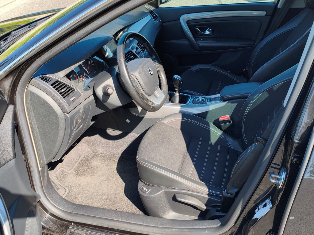 Renault Laguna Grandtour 2.0 dCi 150k Black Edition - 9