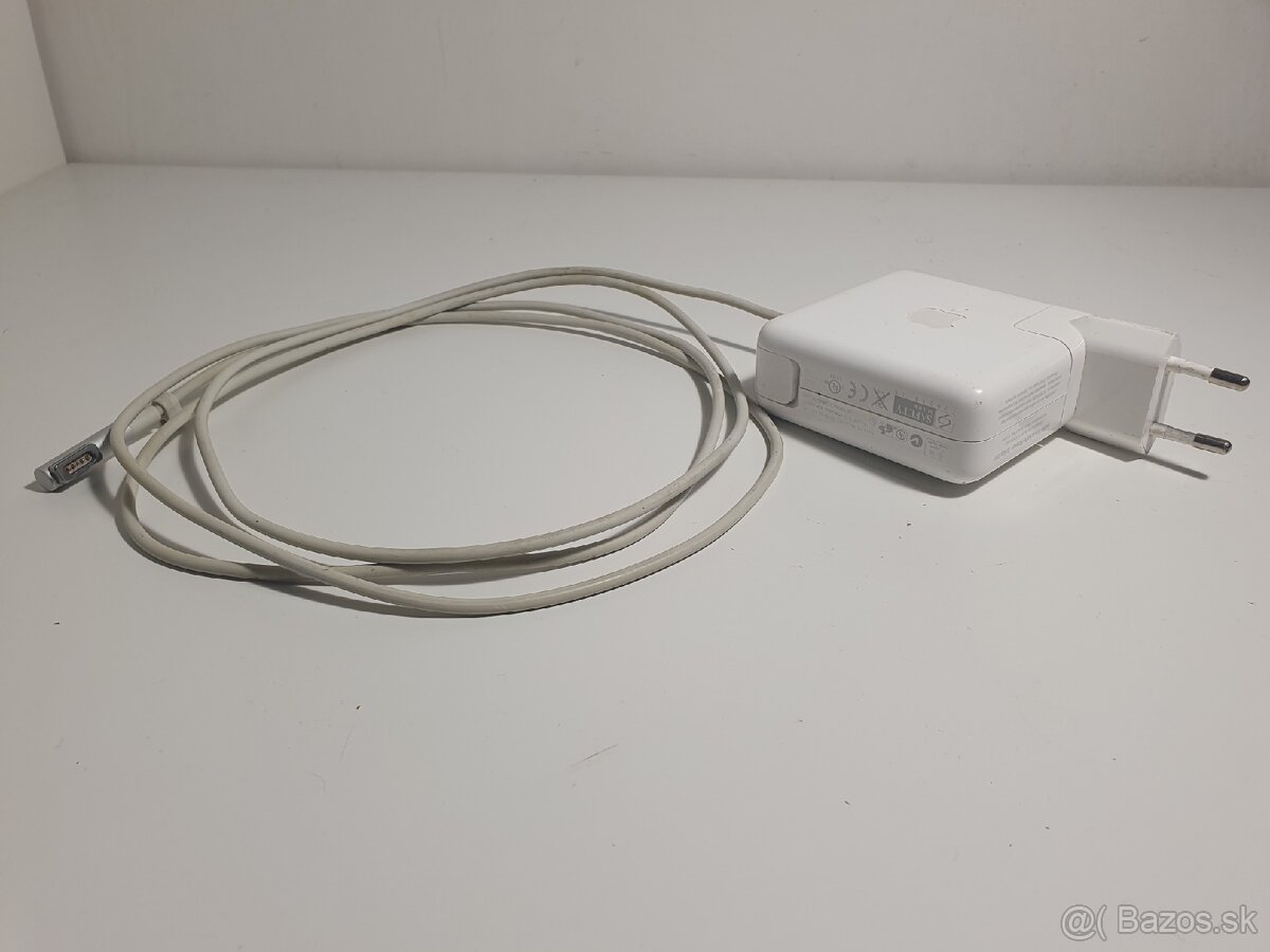 Macbook white polycarbonate plastic unibody 2009 - 9