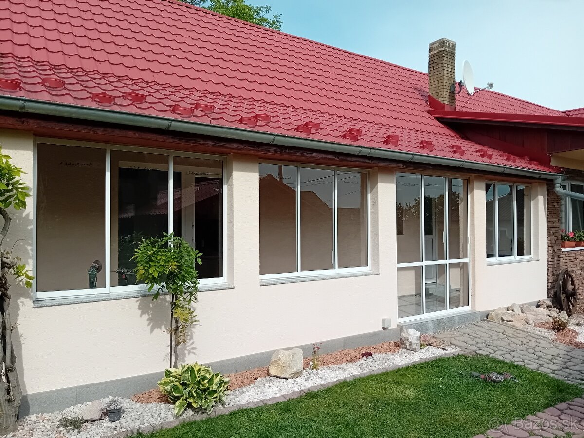 ZASKLENIE BALKÓNA,ČI TERASY LACNEJŠIE? ROLETY, ŽALÚZIE? - 9