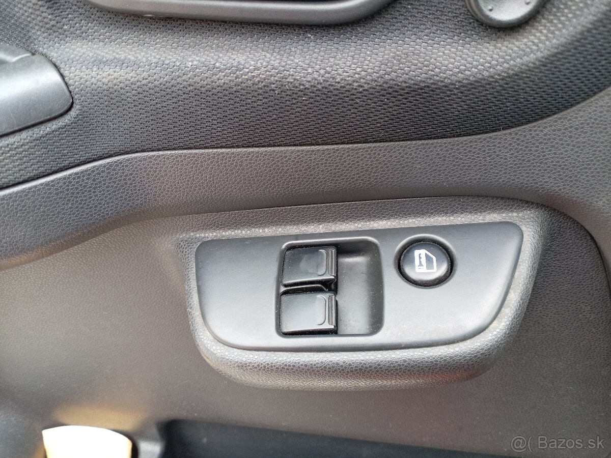 suzuki ignis 1,3 benzín - 9