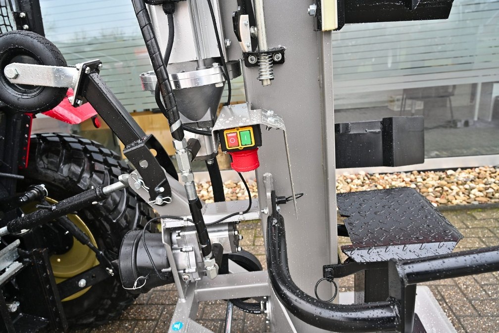 Štiepačka za traktor + elektromotor JANSEN TS-30K 30 ton - 9