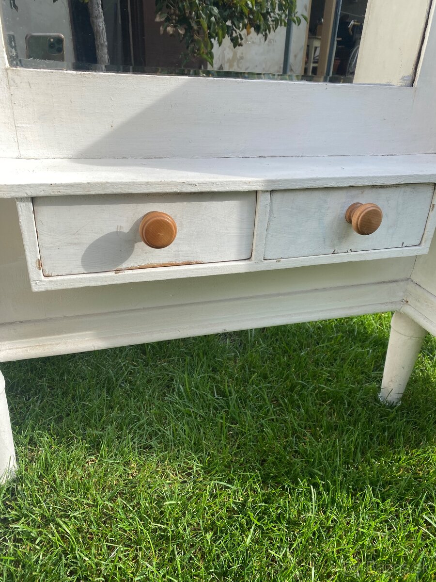 Retro toaletná skrinka so zrkadlom na chalupu, - 9