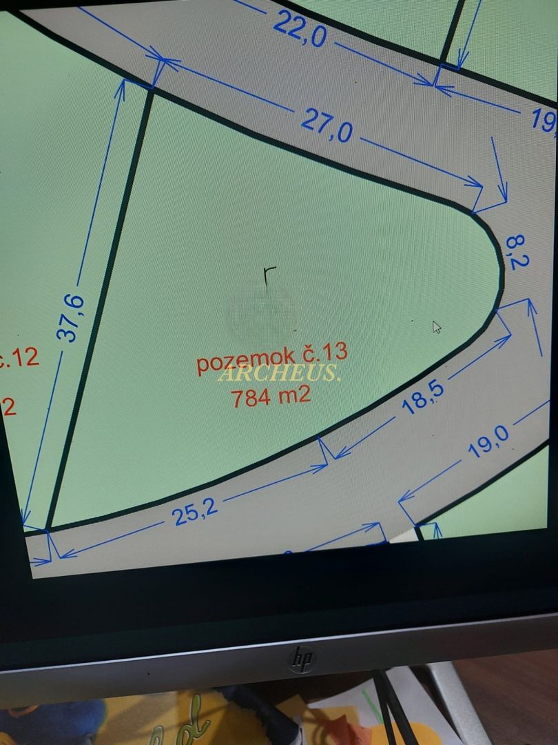 Stavebný pozemok so stavebným povolením a projektom Radimov - 9