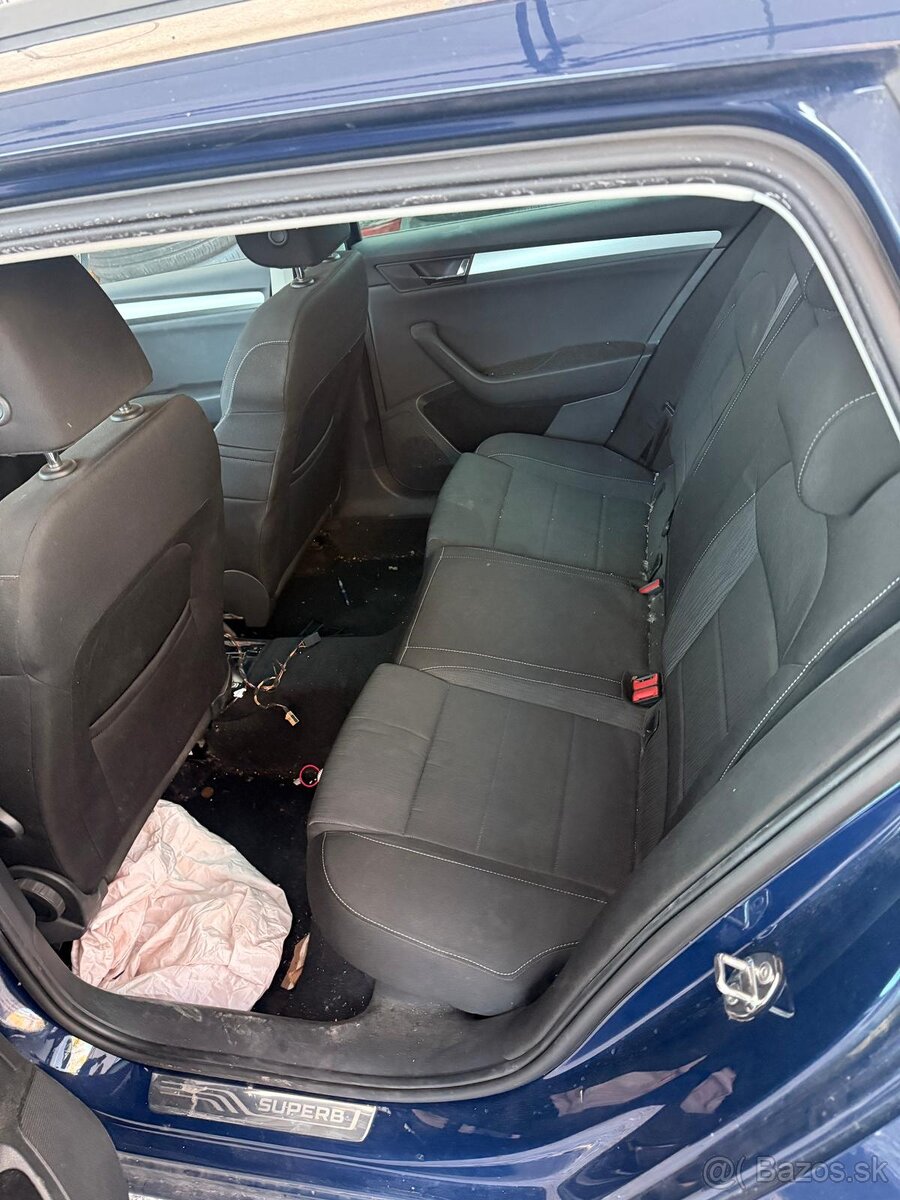 ROZPREDÁM ŠKODA SUPERB III COMBI 2.0 TDI – r. 2016 - 9