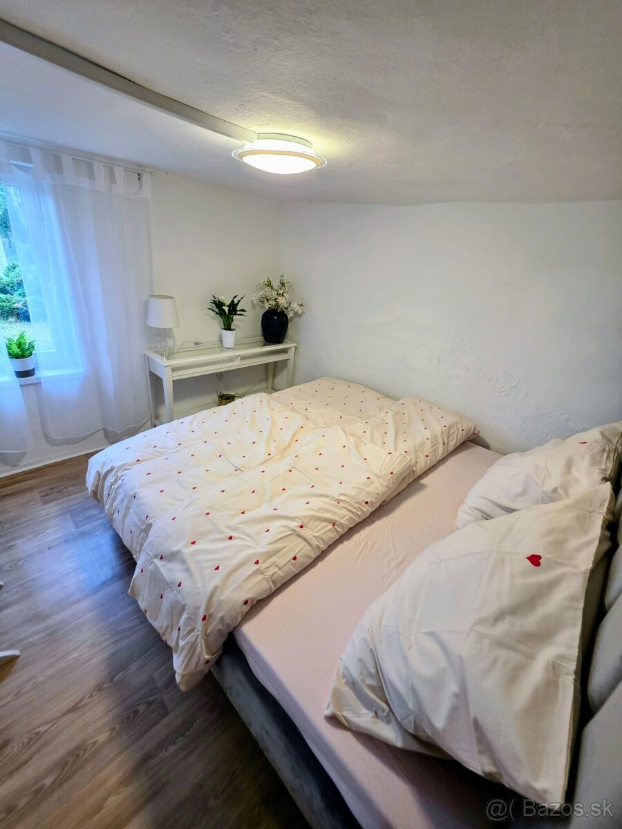 Predám murovanú chatu vhodnú na celoročné bývanie - 9