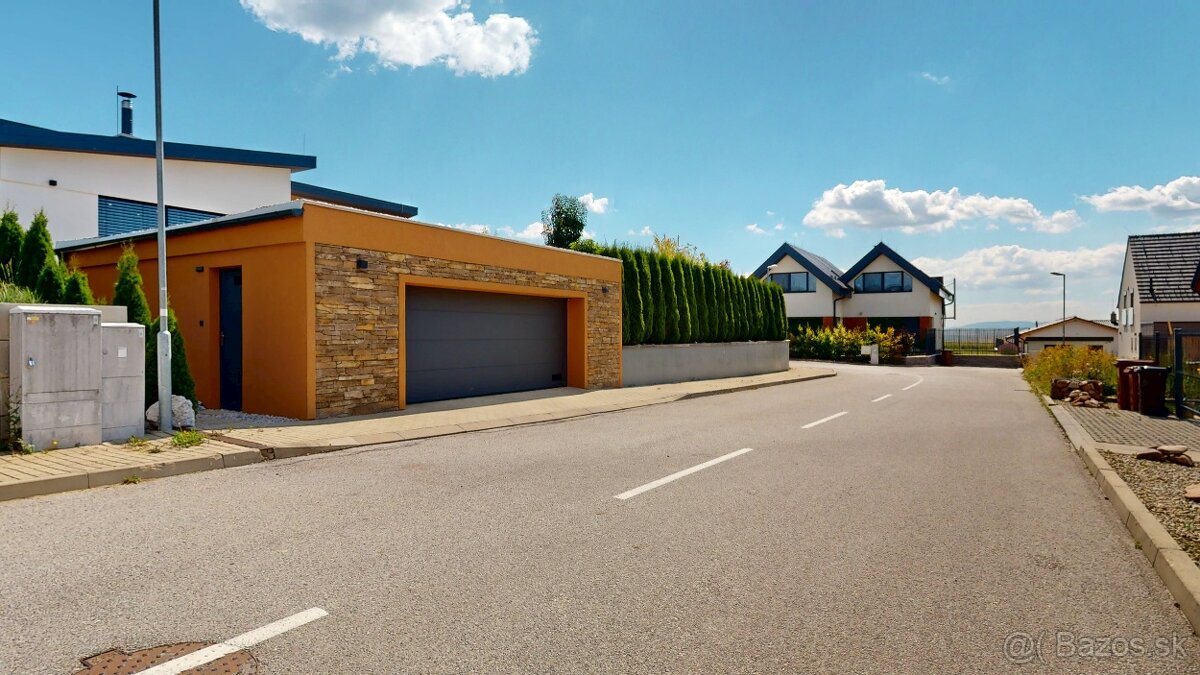 NADŠTANDARDNÝ RODINNÝ DOM - 9