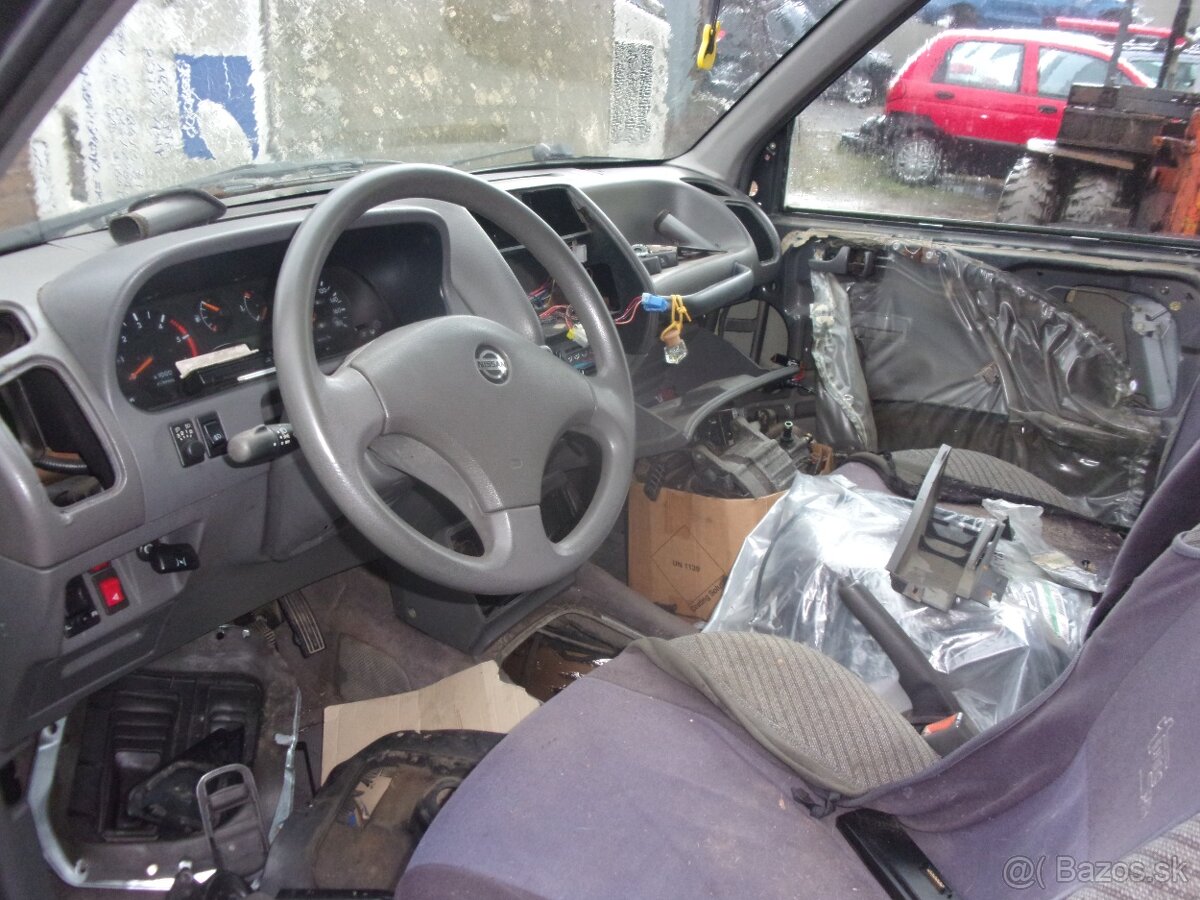 NISSAN TERRANO 2,7 DI + 2,4í - 9