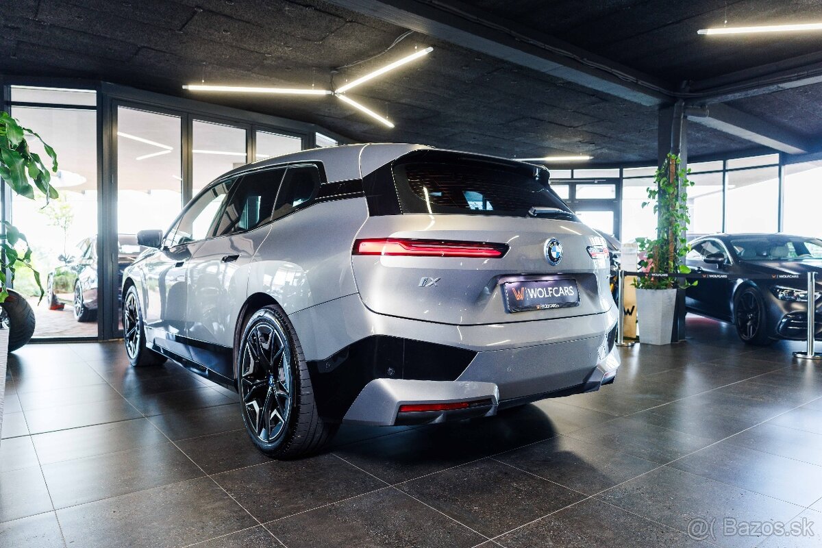 BMW iX 40 xDrive - 9