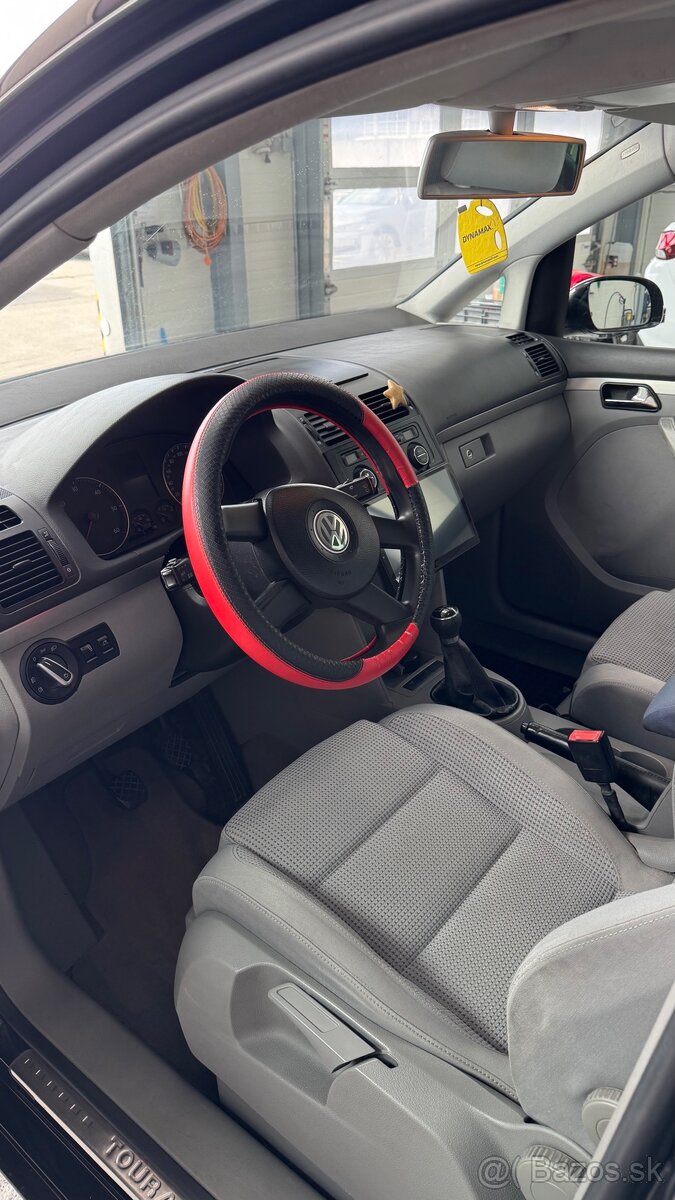 Volkswagen touran - 9
