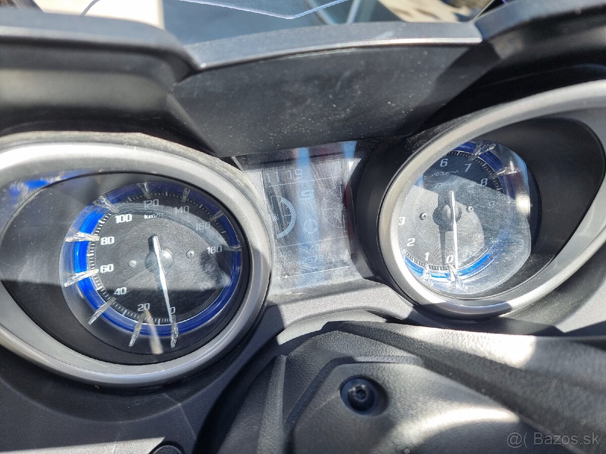 Yamaha Tmax 530 - 9