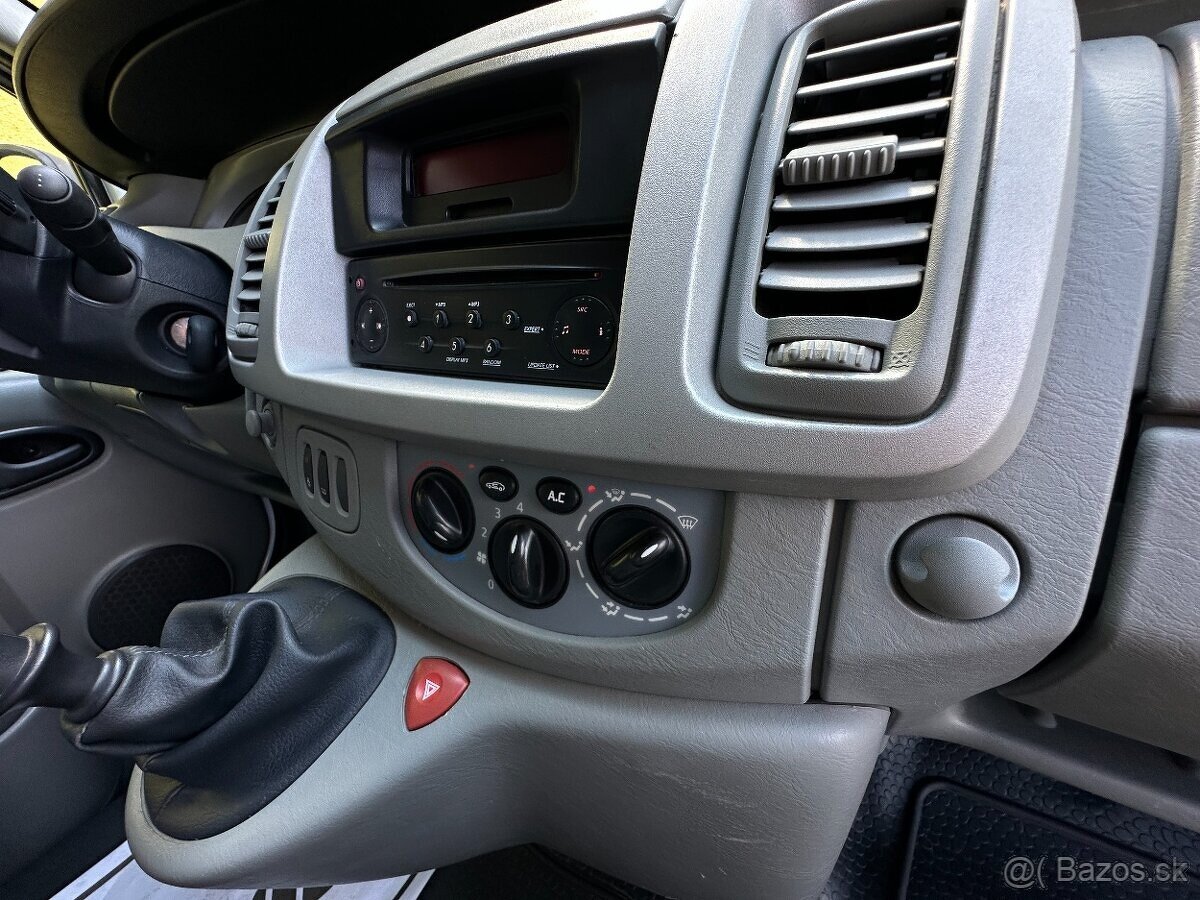Renault Trafic 2.0dCi/84kW KLIMA 6.Míst r.v. 2009 - 9