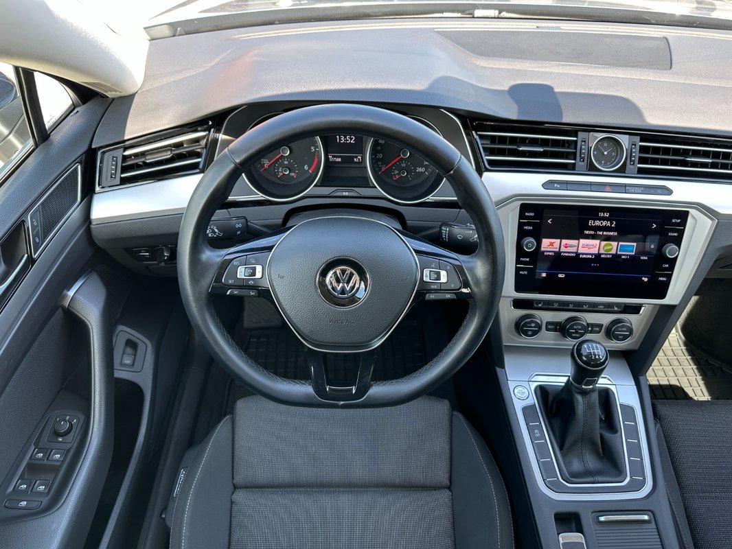 Volkswagen Passat 2.0 TDi - 9