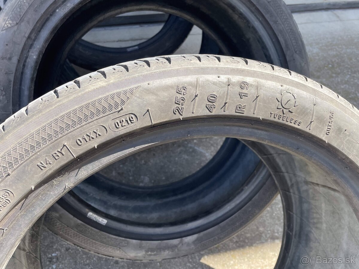 275 40 R20 255 40 R19 - 9