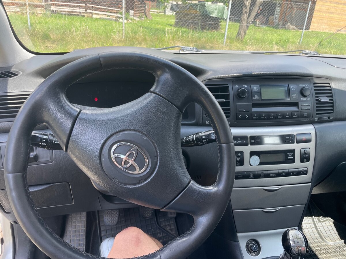 Toyota Corolla 2.0 - 9