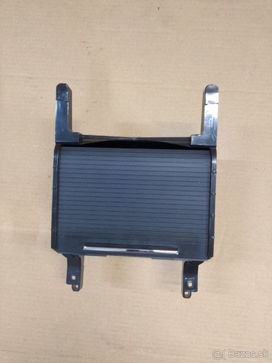 zadný displej, popolník Superb 3 - 9