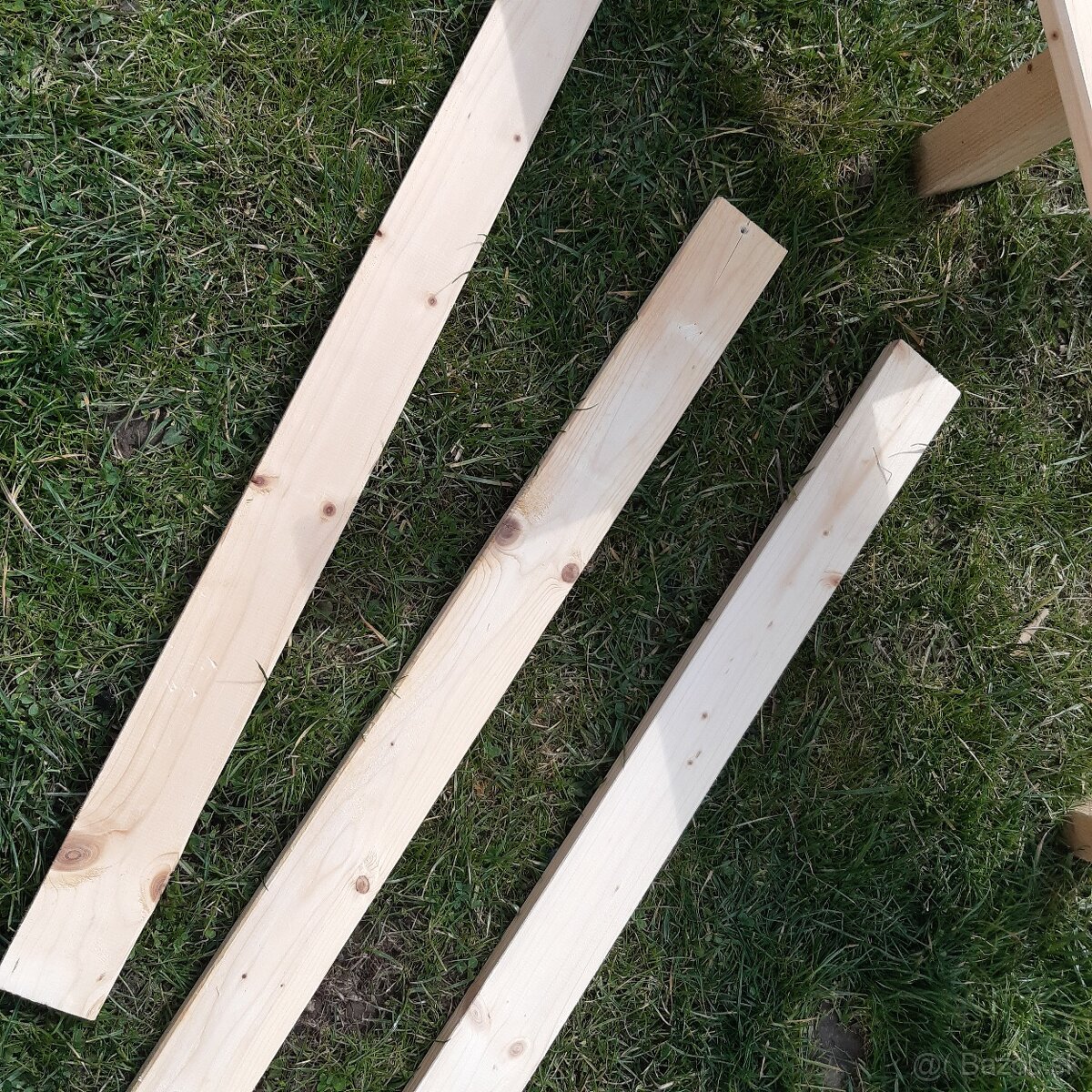 Drevená roštová posteľ s matracom - 9