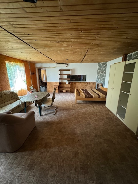 PREDAJ - dvojgeneračný rodinný dom Váhovce, okr. Galanta - 9